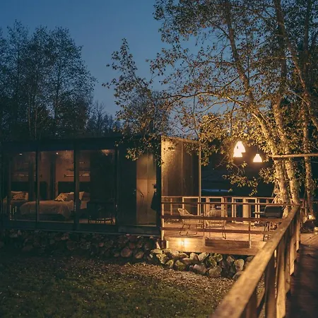 Riverbed Oeoed Mirror House And Iglucraft Sauna By River Hotel Kanakula