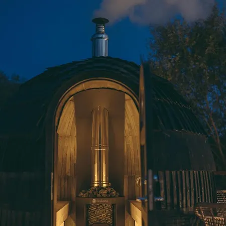 Hotel Riverbed Oeoed Mirror House And Iglucraft Sauna By River