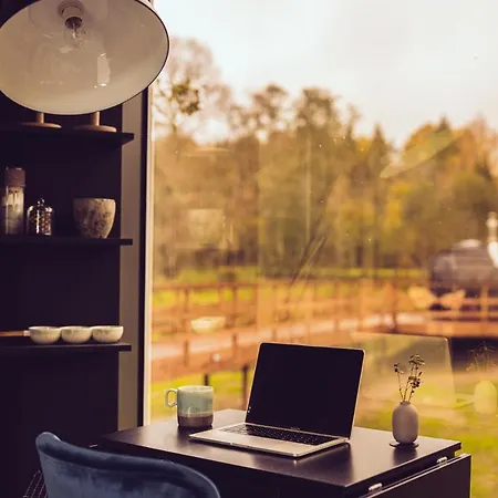 Hotel Riverbed Oeoed Mirror House And Iglucraft Sauna By River