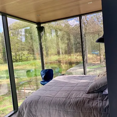 Riverbed Oeoed Mirror House And Iglucraft Sauna By River Hotel Kanakula